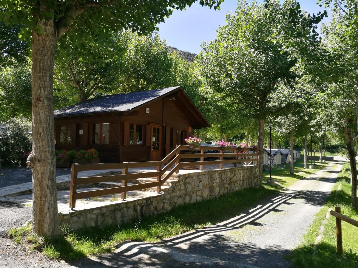 La Guingueta D'Aneu Bungalows Nou Camping מראה חיצוני תמונה
