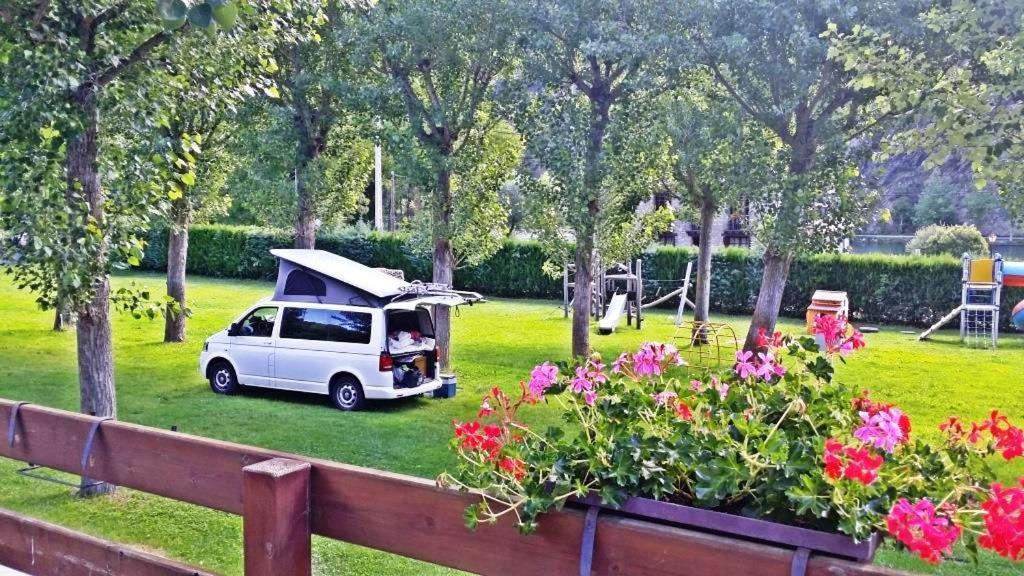La Guingueta D'Aneu Bungalows Nou Camping מראה חיצוני תמונה