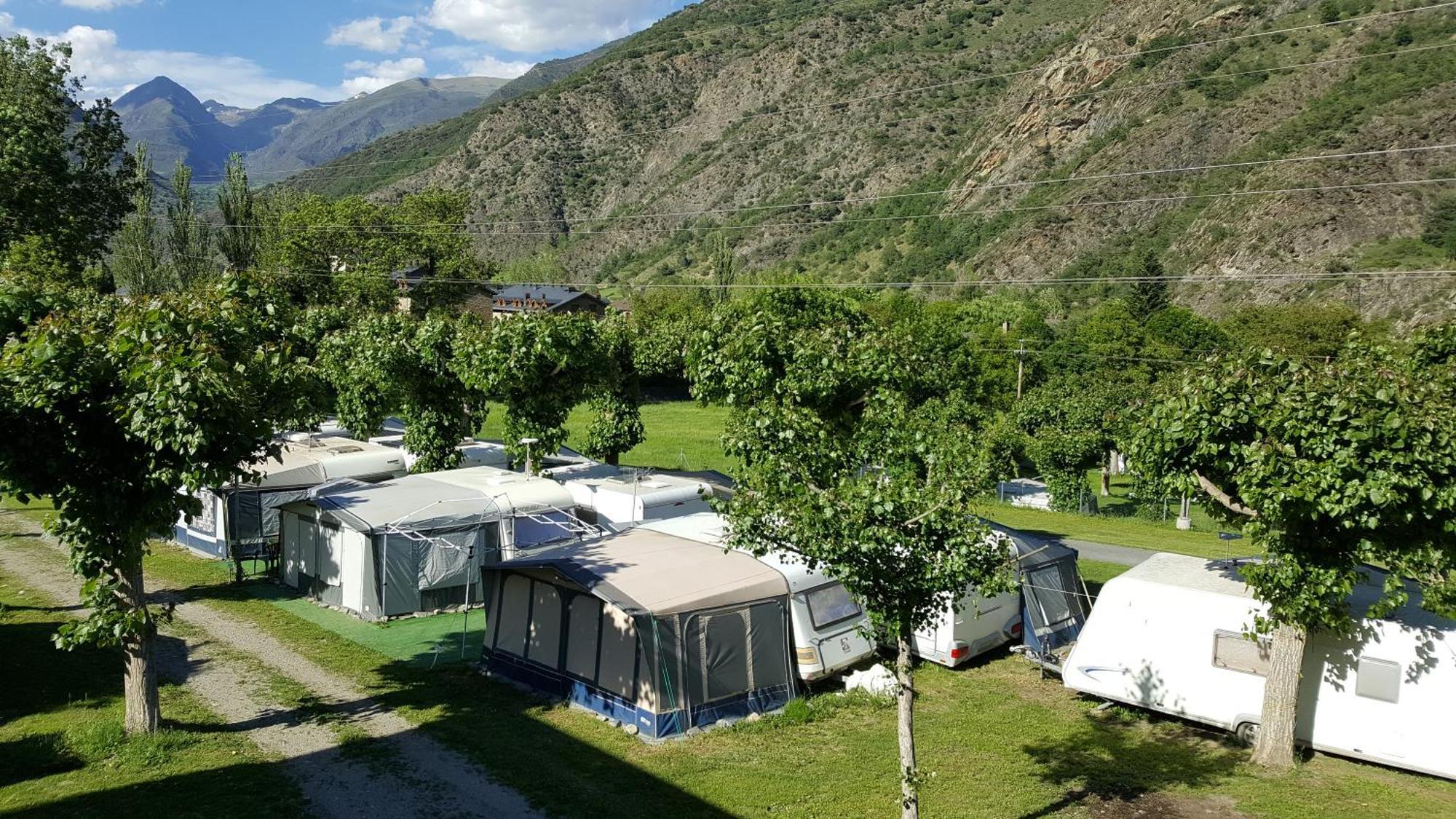 La Guingueta D'Aneu Bungalows Nou Camping מראה חיצוני תמונה