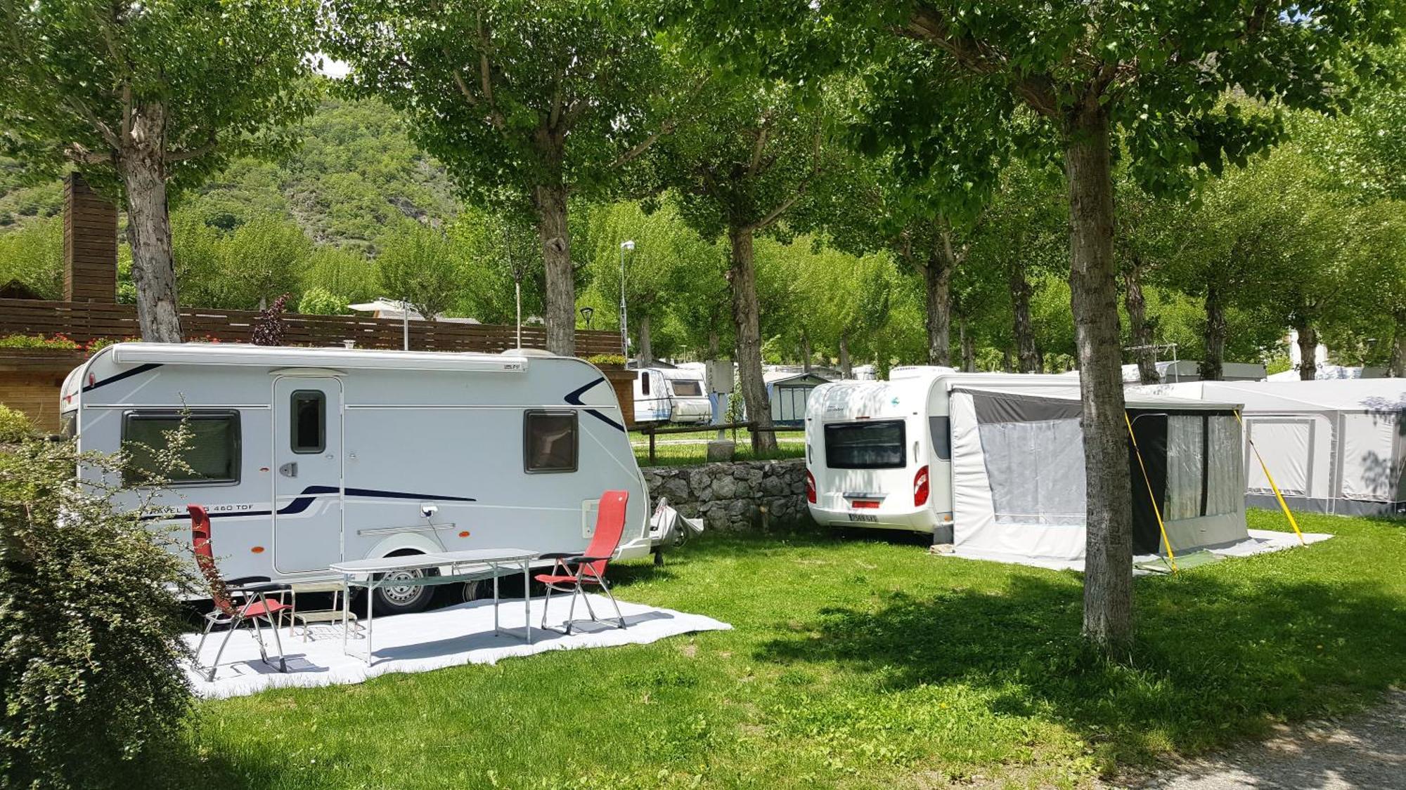 La Guingueta D'Aneu Bungalows Nou Camping מראה חיצוני תמונה