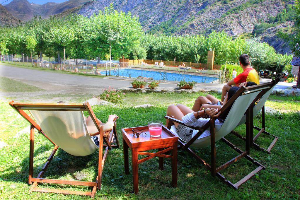 La Guingueta D'Aneu Bungalows Nou Camping מראה חיצוני תמונה