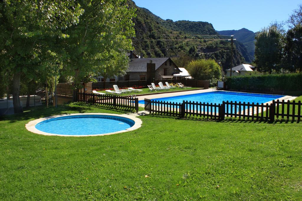 La Guingueta D'Aneu Bungalows Nou Camping מראה חיצוני תמונה