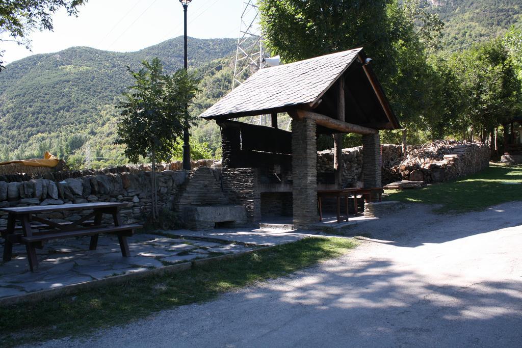 La Guingueta D'Aneu Bungalows Nou Camping מראה חיצוני תמונה