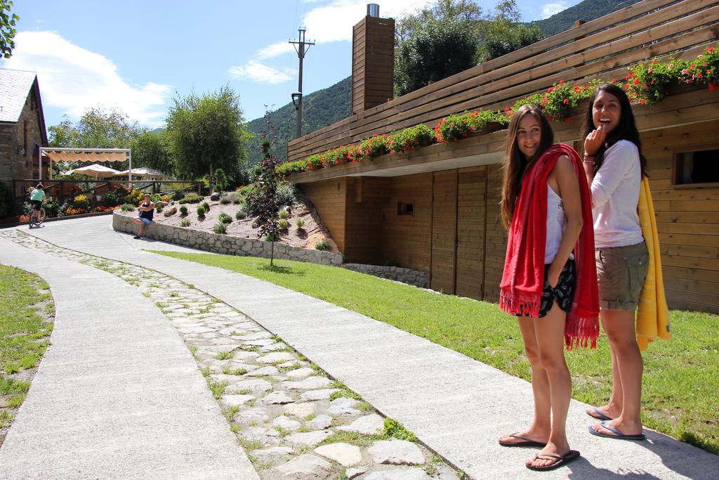 La Guingueta D'Aneu Bungalows Nou Camping מראה חיצוני תמונה