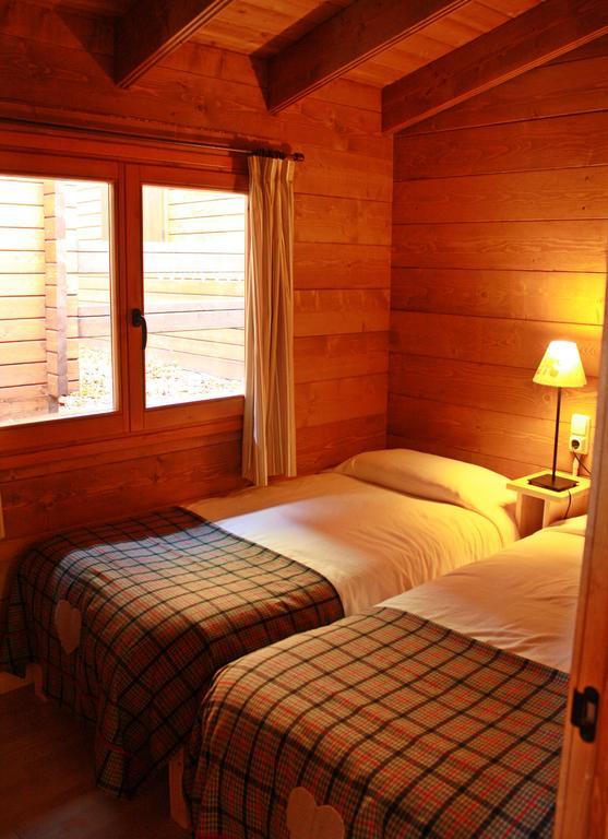 La Guingueta D'Aneu Bungalows Nou Camping מראה חיצוני תמונה