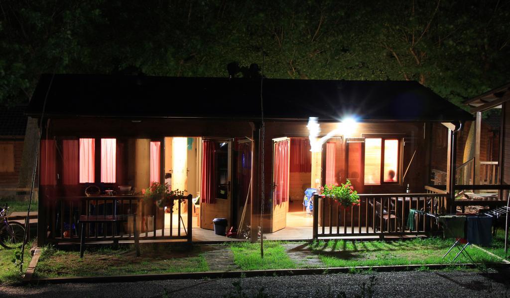 La Guingueta D'Aneu Bungalows Nou Camping מראה חיצוני תמונה