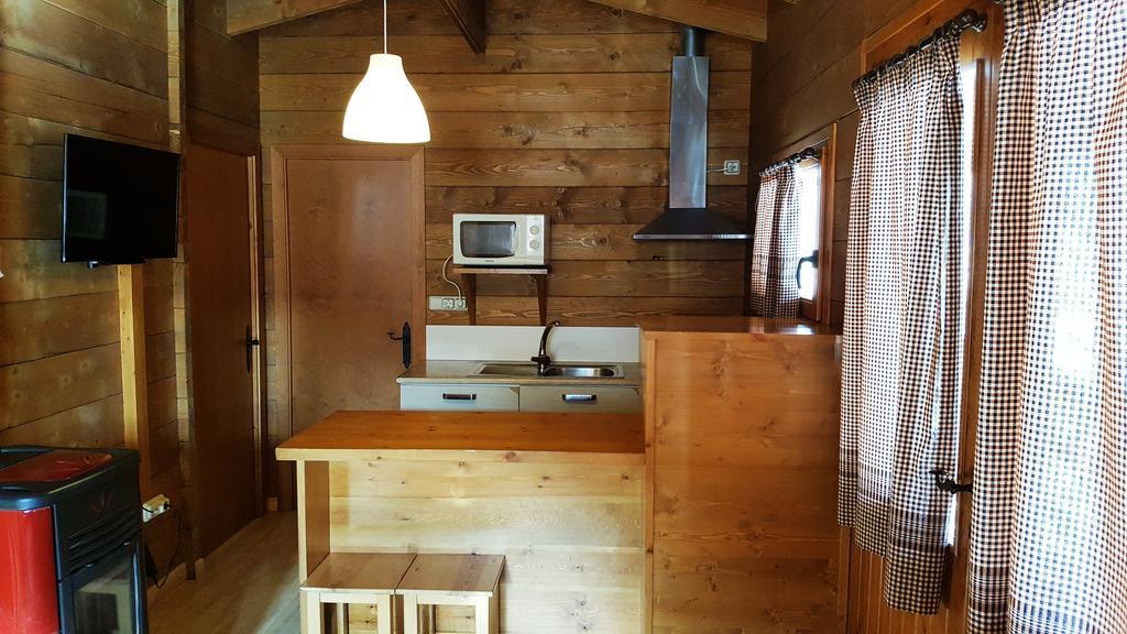 La Guingueta D'Aneu Bungalows Nou Camping מראה חיצוני תמונה
