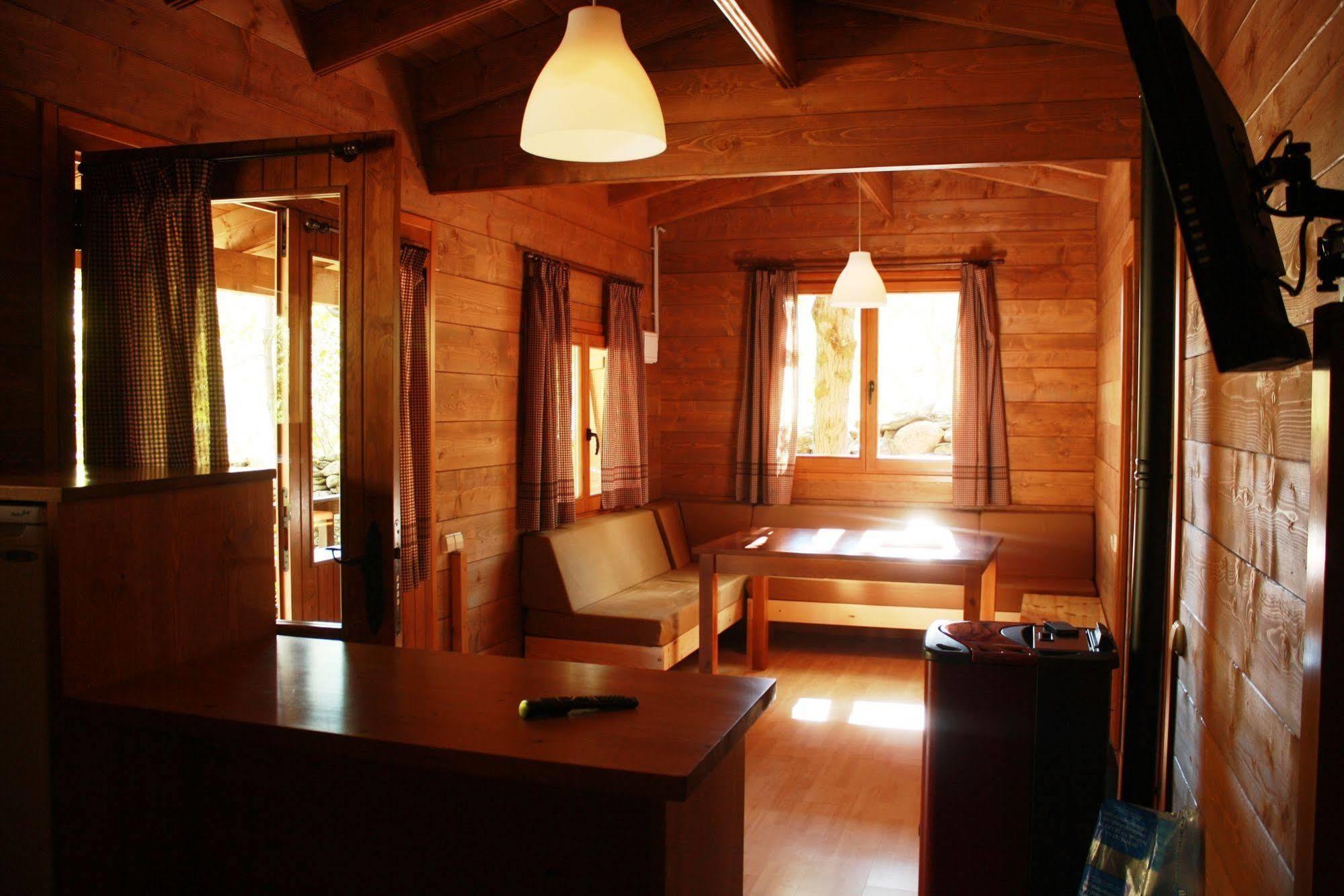 La Guingueta D'Aneu Bungalows Nou Camping מראה חיצוני תמונה