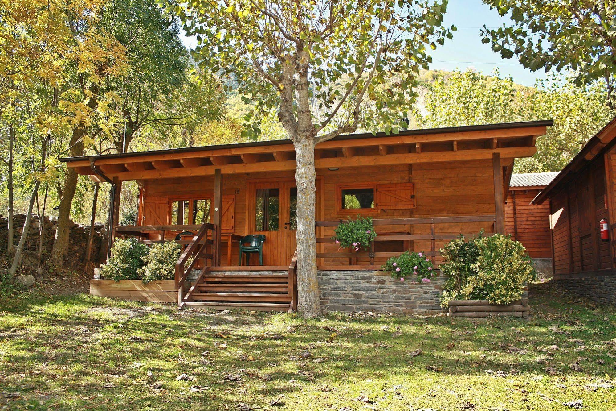 La Guingueta D'Aneu Bungalows Nou Camping מראה חיצוני תמונה